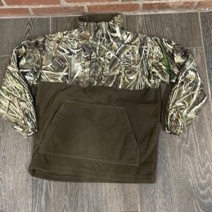 Size 12 youth drake jacket. Pullover type. Zipper in perfect condition.